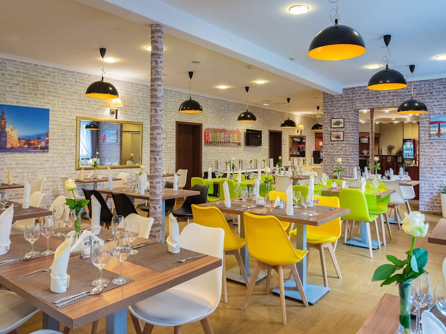 Dagelijks ontbijtbuffet (PLN 65 per persoon)