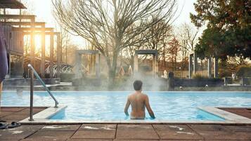 Sauna, hot tub, steam room