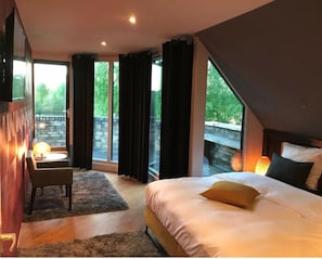 Panoramic Double Room, 1 King Bed, Lake View | Premium bedding, down comforters, individually decorated