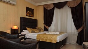Minibar, in-room safe, desk, free WiFi - Umit Pembe Kosk Hotel (Ankara)