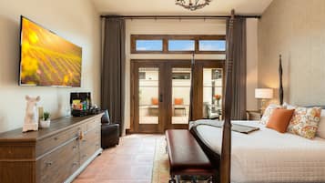 Luxury Double Room, 1 King Bed, Patio, Courtyard Area