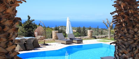 Family Villa, 3 Bedrooms, Private Pool, Sea View (Thanasis) | Living area