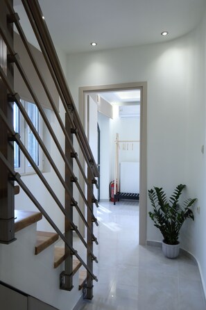 Handrails in hallways