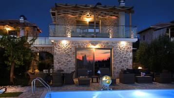 Luxury Villa, 2 Bedrooms, Private Pool, Sea View (Emily) | Premium bedding, in-room safe, individually decorated