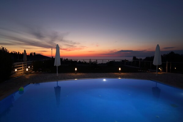 2 bedrooms, premium bedding, in-room safe, individually decorated