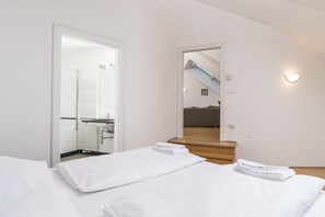 2 habitaciones, decoración personalizada y muebles diferentes 