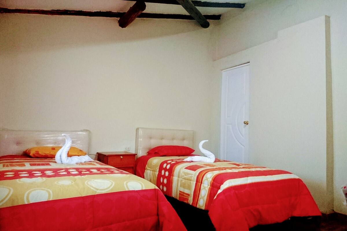 Cots/infant beds, free WiFi