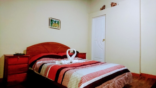 Cots/infant beds, free WiFi