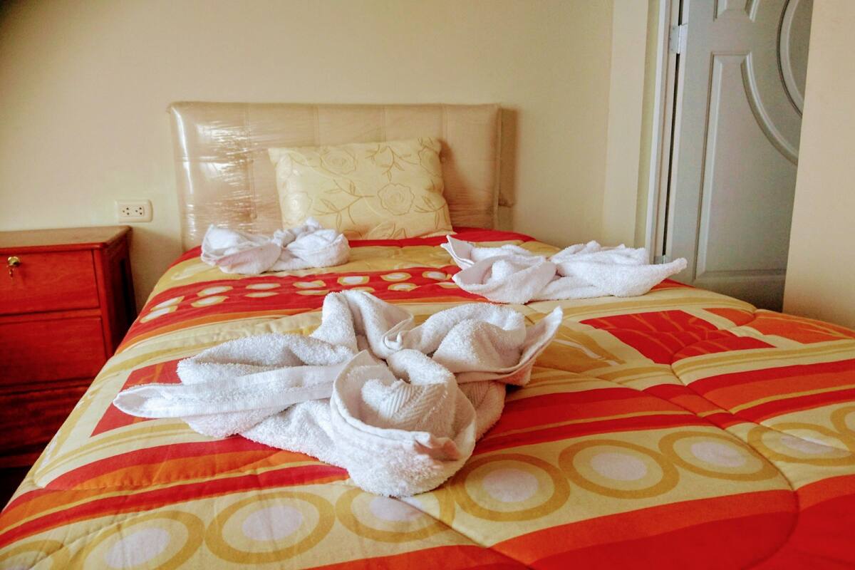 Cots/infant beds, free WiFi