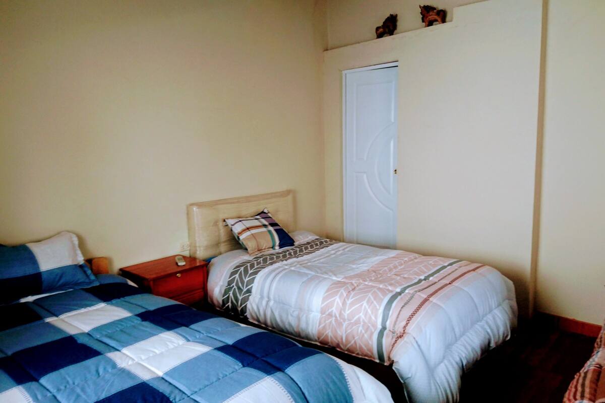 Cots/infant beds, free WiFi