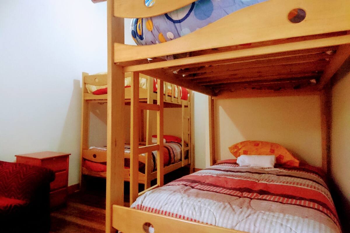 Cots/infant beds, free WiFi
