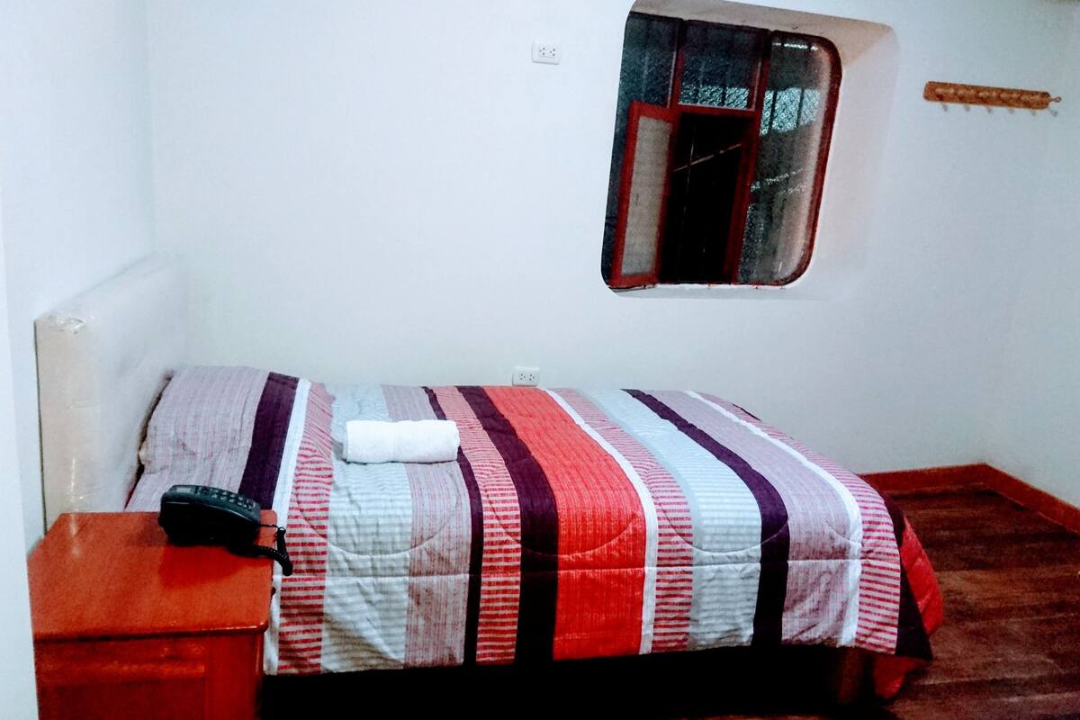 Cots/infant beds, free WiFi