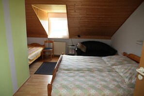 คอมฟอร์ทอพาร์ทเมนท์, 1 ห้องนอน, วิวภูเขา, ติดภูเขา | 1 ห้องนอน, เครื่องนอนระดับพรีเมียม, เตารีด/โต๊ะรีดผ้า, Wi-Fi ฟรี