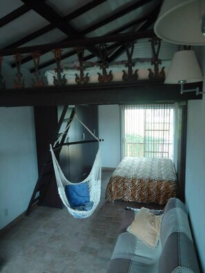 Casa 3 - Chale | Oppholdsområde | En 20-tommers Flatskjerm-TV med Parabol-TV