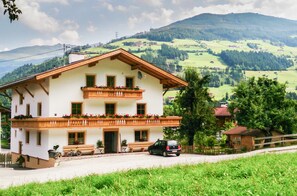 Front of property - Apartments Klammerhof (Hainzenberg)