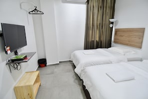 Deluxe Twin Room, 2 Bedrooms, Mountain View | Premium bedding, desk, iron/ironing board, free WiFi