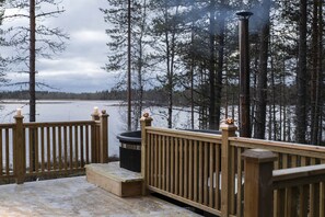 Panoramic Cottage, 1 Queen Bed, Lake View | Private spa tub