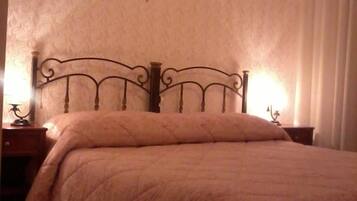 Una cassaforte in camera, una scrivania, Wi-Fi gratuito