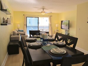 In-room dining - Bayview Villas (Indian Shores)