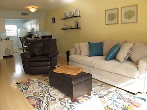 Living area - Bayview Villas (Indian Shores)