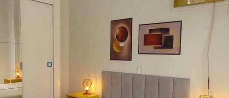 2 chambres, décoration personnalisée, fer et planche à repasser