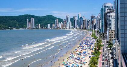 Apto 2 qtos - acesso exclusivo ĂĄ praia, 30mts