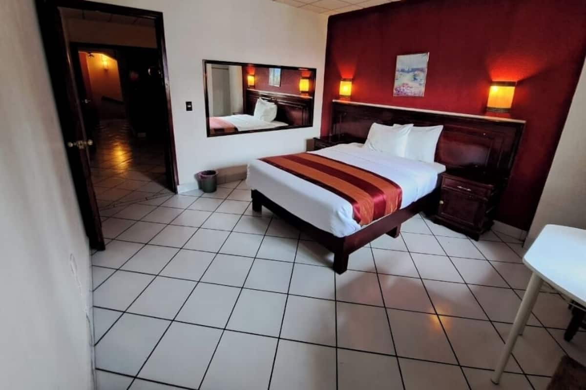 Single Room | Iron/ironing board, free WiFi, bed sheets