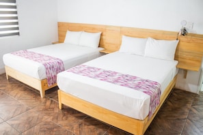 Deluxe Quadruple Room | In-room safe, iron/ironing board, rollaway beds, free WiFi - Casa Gubidxa (Oaxaca)