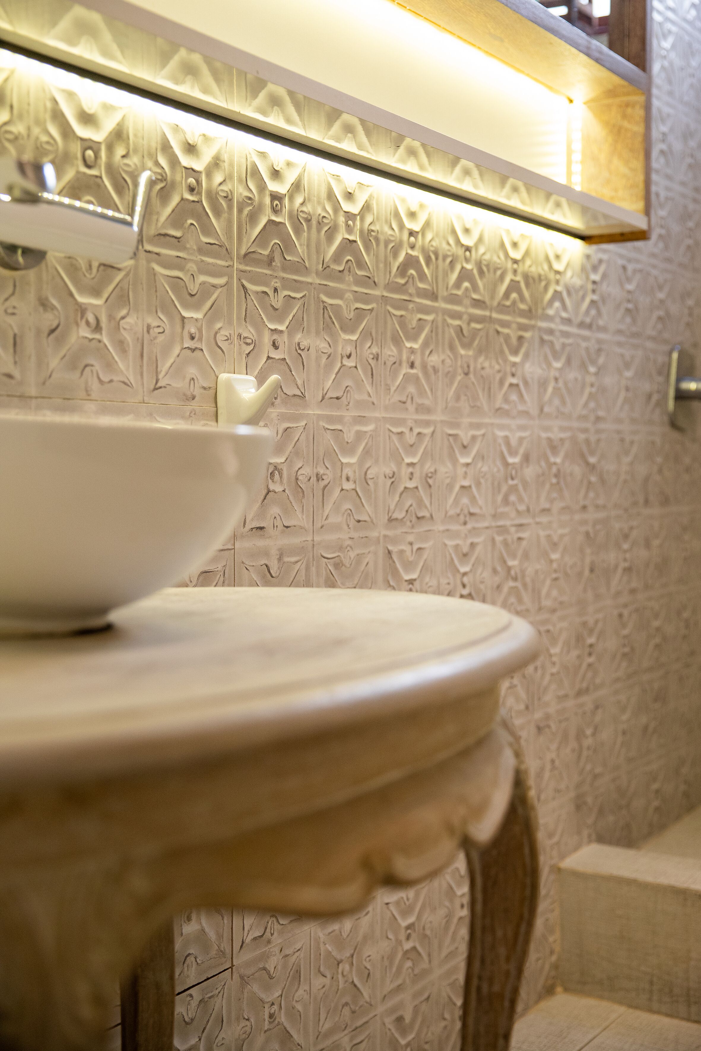 eco suite | bathroom | shower, rainfall showerhead, free toiletries, hair dryer