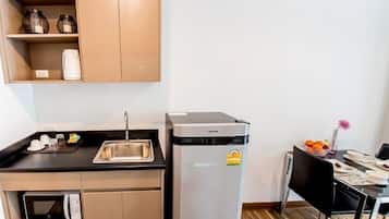 1 Bedroom Apartment with Mountain View | 私人小型廚房 | 雪櫃、微波爐、電熱水壺、廚房用具/餐具/器皿