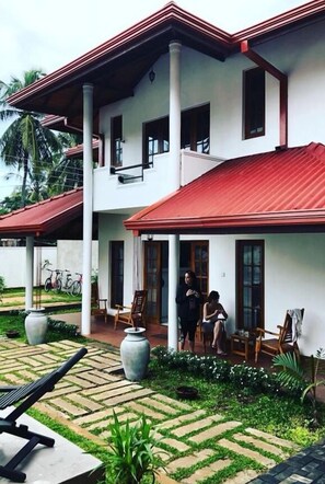 Front of property - Kingcity Resort (Anuradhapura)