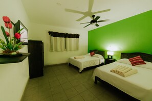 Double Room | Individually furnished, desk, free cribs/infant beds, rollaway beds - Chiapas Hotel Express San Fernando (San Fernando)