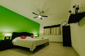 Room, 1 King Bed | Individually furnished, desk, free cots/infant beds, rollaway beds - Chiapas Hotel Express San Fernando (San Fernando)