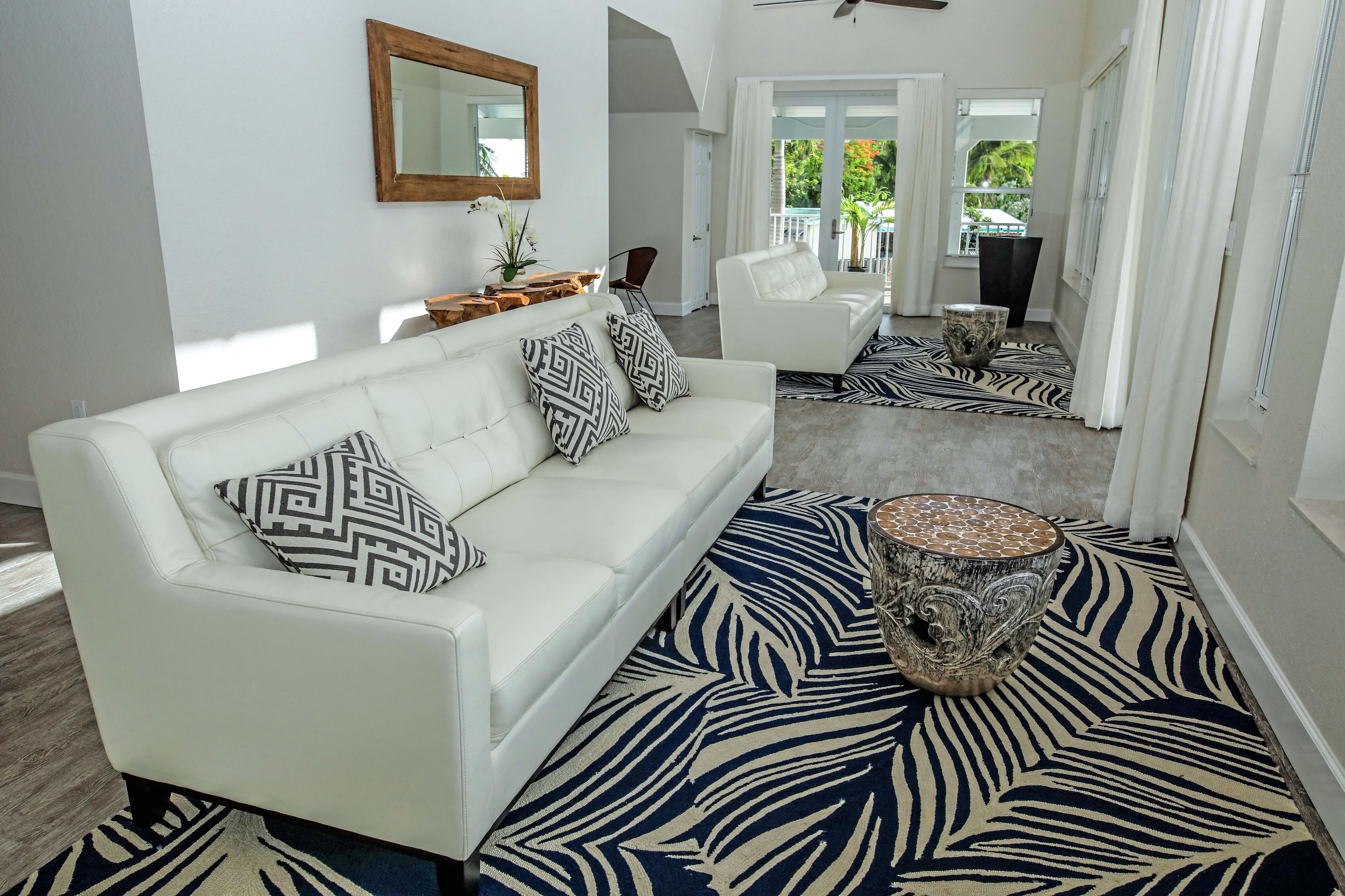 luxury villa, 5 bedrooms, private pool, bay view | living area | smart tv