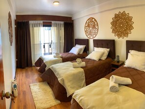 Apartamento família, 2 quartos, vista para a cidade, na torre | 2 quartos, individualmente decorados, individualmente mobiliados
