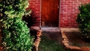 Pintu masuk properti
