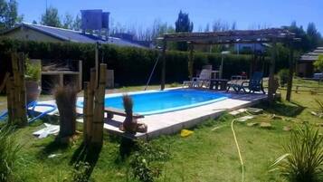 Kolam renang terbuka