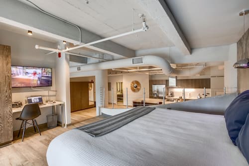 1 habitación, escritorio, tabla de planchar con plancha y wifi gratis