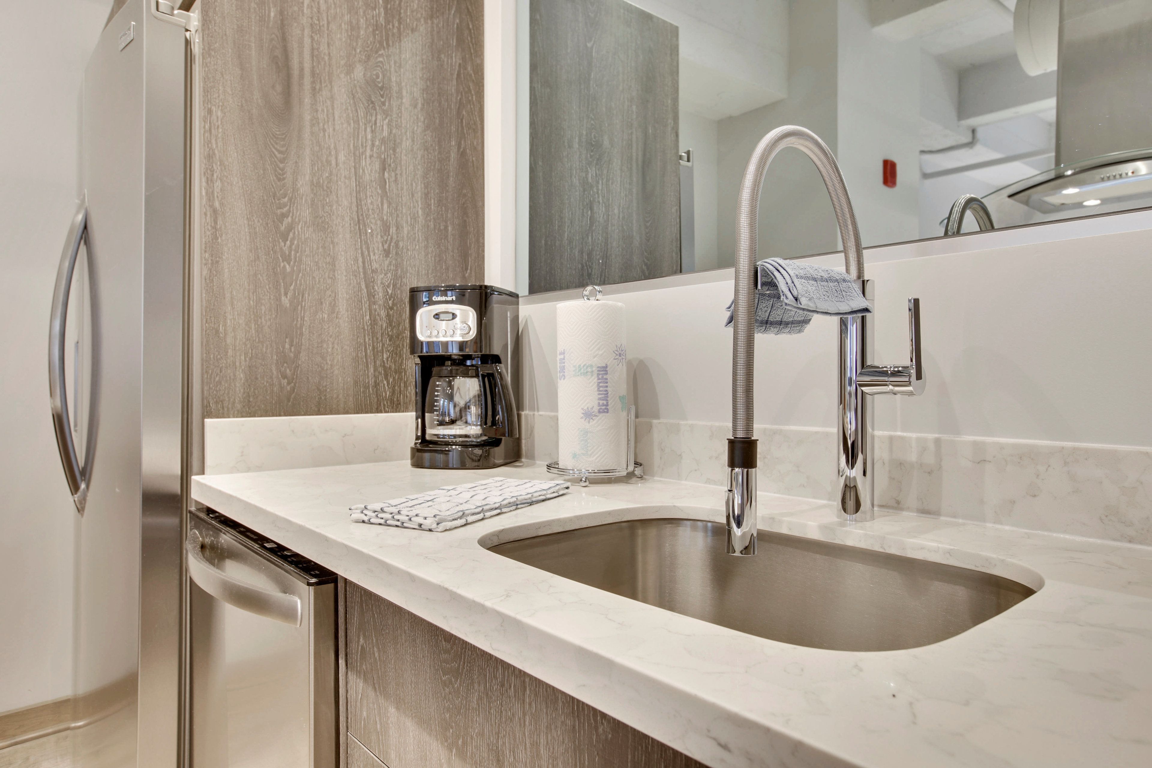 fridge, microwave, coffee/tea maker