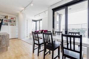 Deluxe-lejlighed - 2 soveværelser - balkon | Skrivebord, lydisolering, strygejern/strygebræt, gratis Wi-Fi