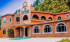 Front of property - Hotel la Serrania (Los Naranjos)