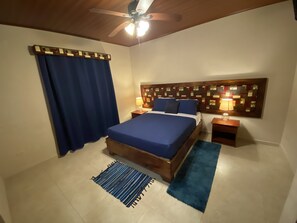 Standard-Doppelzimmer | Allergikerbettwaren, Daunenbettdecken, individuell dekoriert