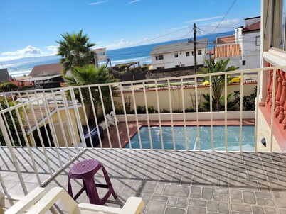 海滩边的Playa Hermosa旅店