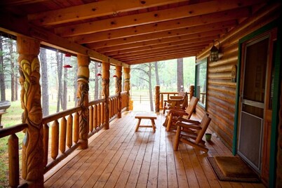 Sleepy Owl Lodge in Greer