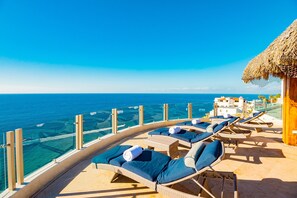 Terrace/patio - Villa Peñasco: Pedregal Views! Fully staffed, Breakfast Incl. Promos Available (Cabo San Lucas)