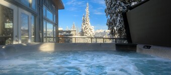 スキーイン/スキーアウト。 ちょうど建てられた、4ベッドルーム、3。5バスルームモダンなタウンホーム、12眠る