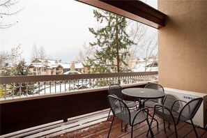 Condo, 1 King Bed with Sofa bed (2312 Timberline Lodge, Trappeur's Cro) | Balcony