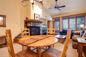 Condo, 1 King Bed with Sofa bed (2312 Timberline Lodge, Trappeur's Cro) | Private kitchen