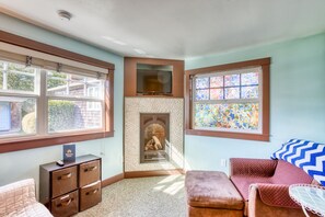 TV, fireplace, DVD player