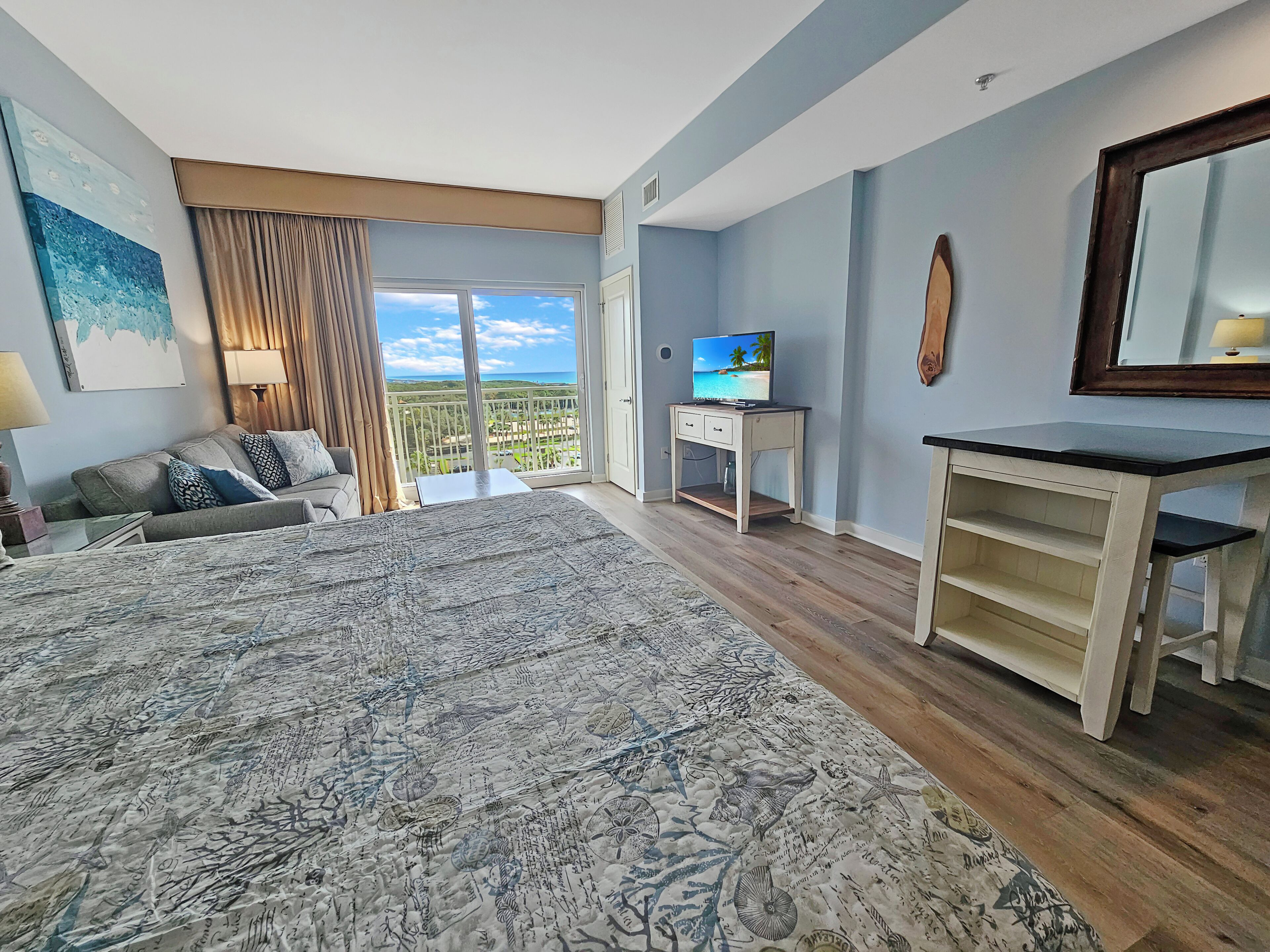 Tabla de planchar con plancha, wifi gratis y ropa de cama 